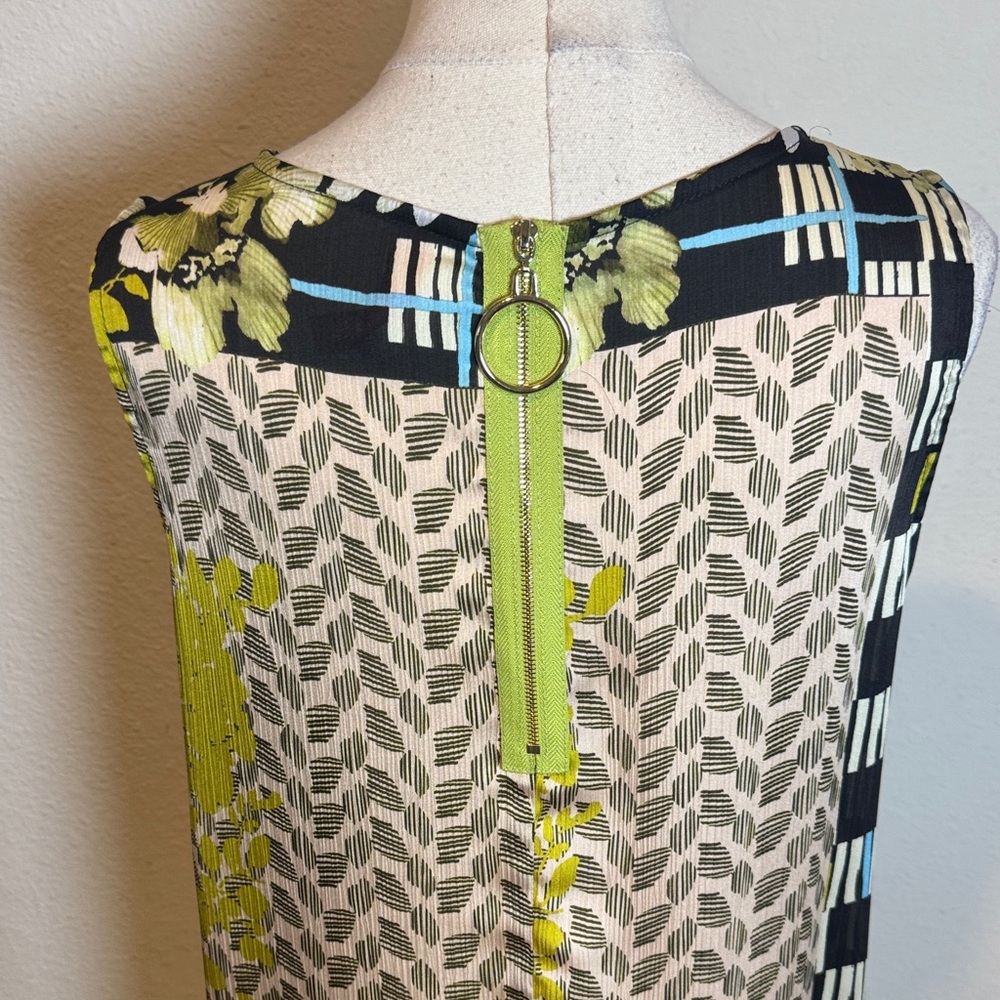 NWT IC Collection Colorful Floral Asymmetrical Sleeveless Blouse size Medium - Picture 6 of 16